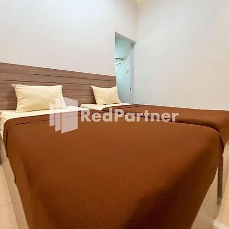 Griya Borobudur Malang Syariah Redpartner Blimbing  Exterior photo