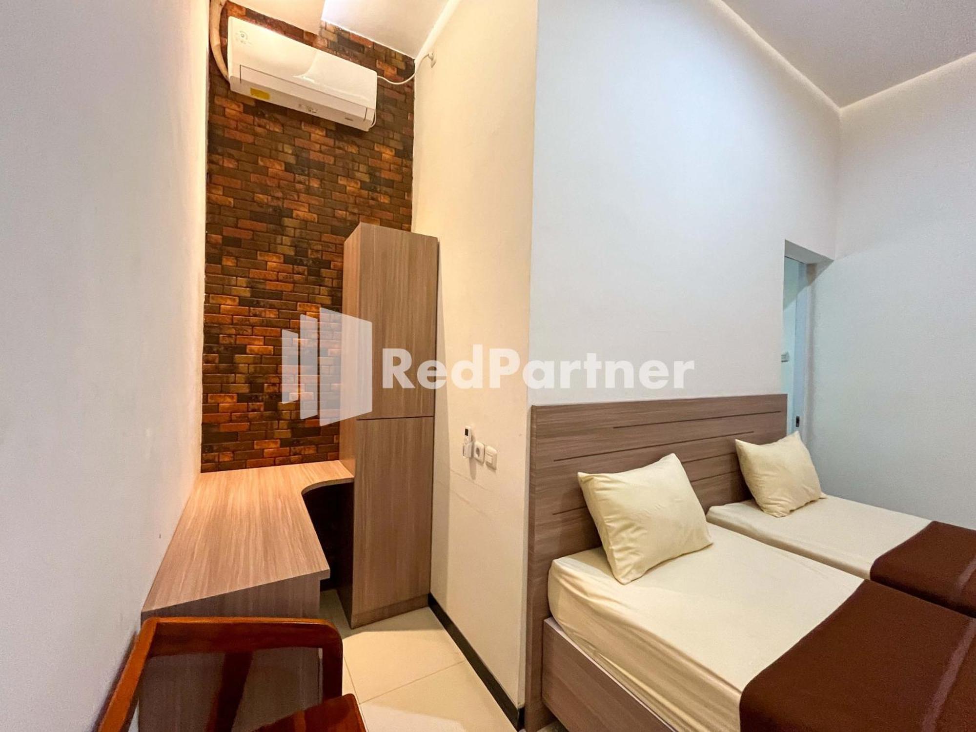 Griya Borobudur Malang Syariah Redpartner Blimbing  Exterior photo